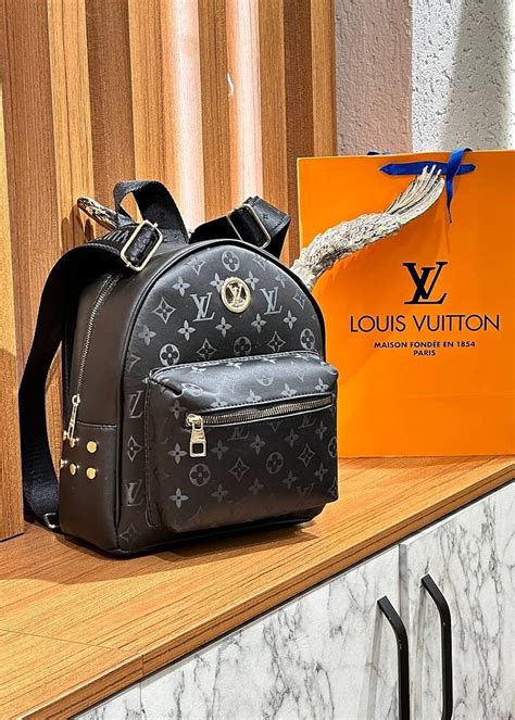 louis vuitton sırt çanta fiyatları|louis vuitton light up.